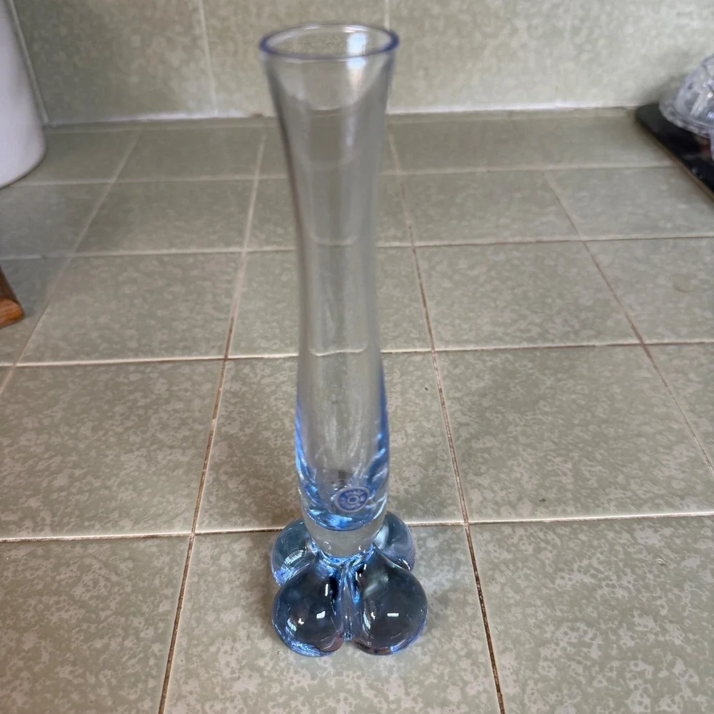 Vintage Swedish Art Glass Bud Vase Blue Clover Base Made in Sweden MCM 8‎ Inch